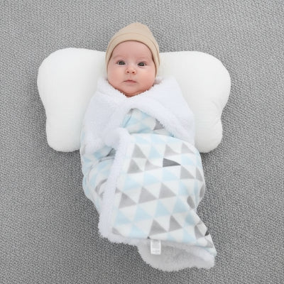 COUVERTURE BEBE OVELLA bebe emmaillote completement