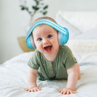 Casque anti-bruit bebe moma bebe sur lit