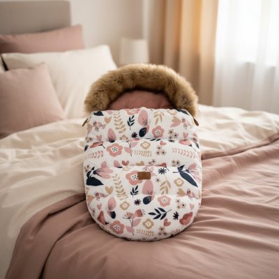 Chanceliere poussette Fjord modele floral sur lit 