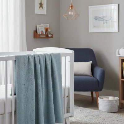 couverture bebe flora bleu presente